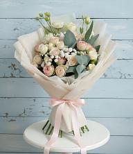Букет цветов из:  Розы и Лизиантусы во Владикавказе