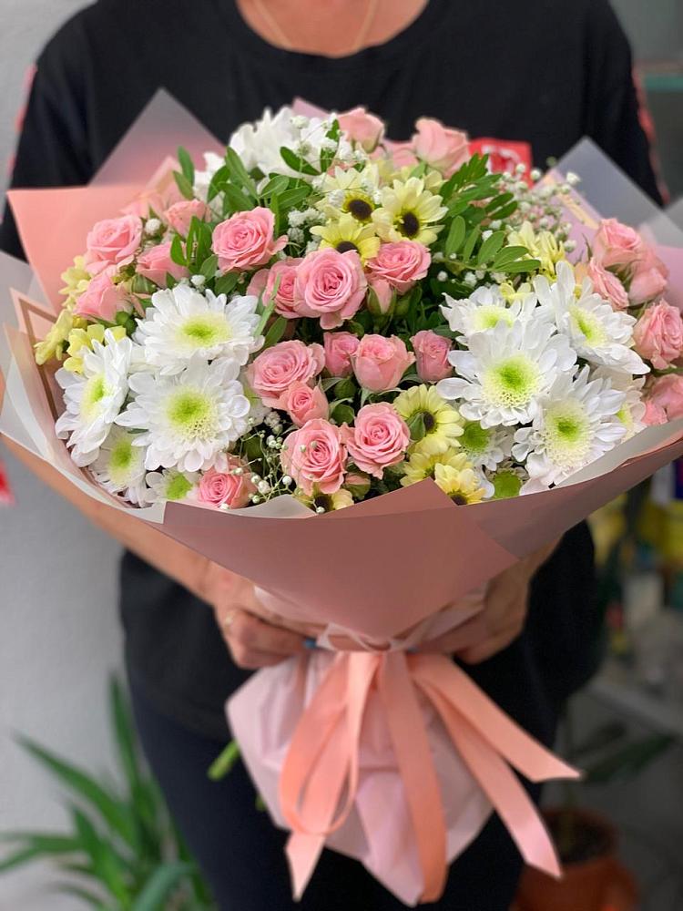 Букет цветов из: Розы и Хризантемы во Владикавказе
