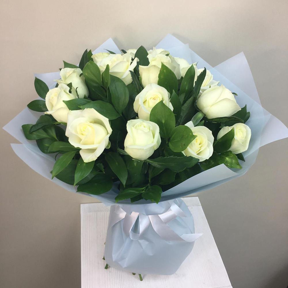 Букет 15 Белых роз Проуд во Владикавказе