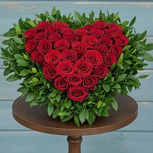 Цветочная композиция из Розы в виде сердца во Владикавказе