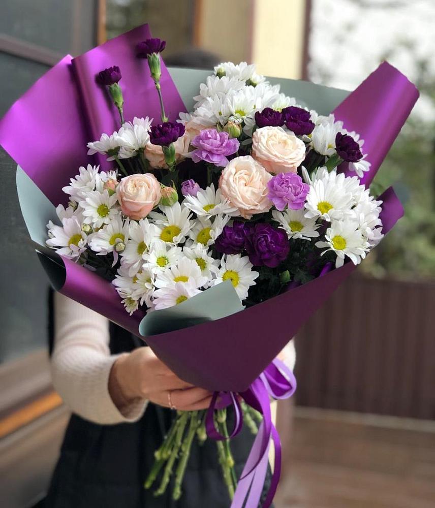 Букет цветов из: Хризантемы, Гвоздики и Розы во Владикавказе