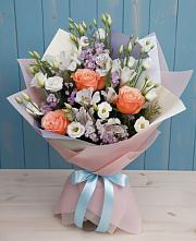 Букет цветов из:  Лизиантусы, Розы, Альстромерии и Гипсофила во Владикавказе
