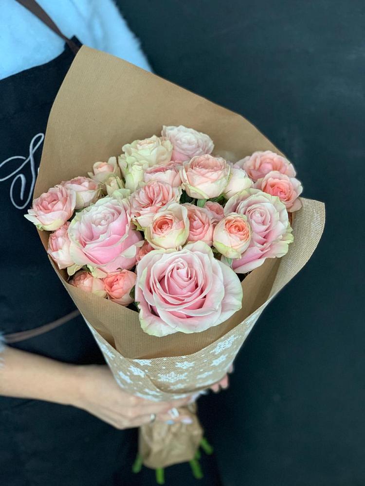 Букет цветов из: Хризантемы и Розы во Владикавказе