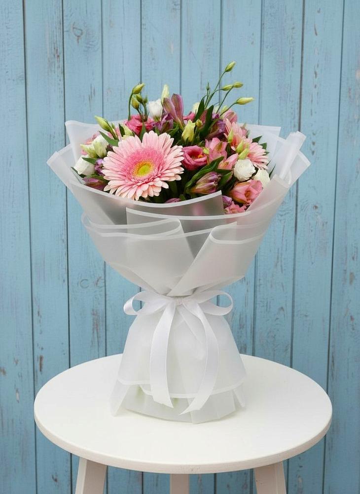 Букет цветов из: Герберы, Альстромерии и Лизиантусы во Владикавказе