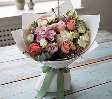 Букет цветов из:  Розы, Лизиантусы и Гвоздики #REPLACE_PRED# Владикавказе