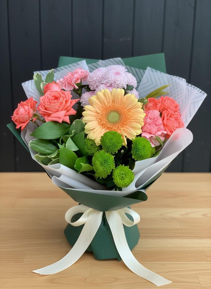 Букет цветов из: Гвоздики, Розы, Герберы и Хризантемы во Владикавказе