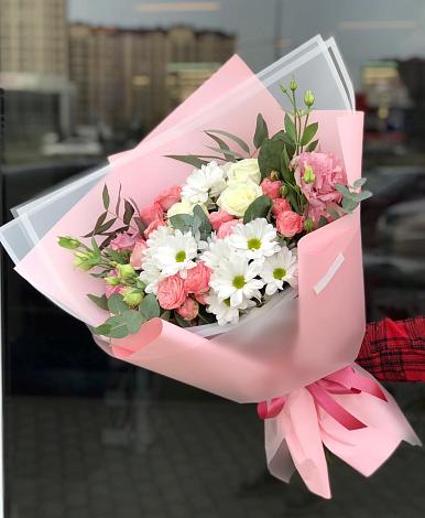 Букет цветов из: Розы, Лизиантусы и Хризантемы во Владикавказе