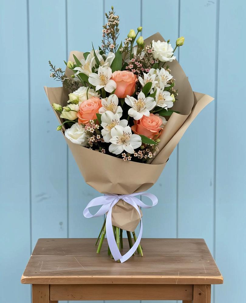 Букет цветов из: Альстромерии, Лизиантусы, Розы и Хризантемы во Владикавказе